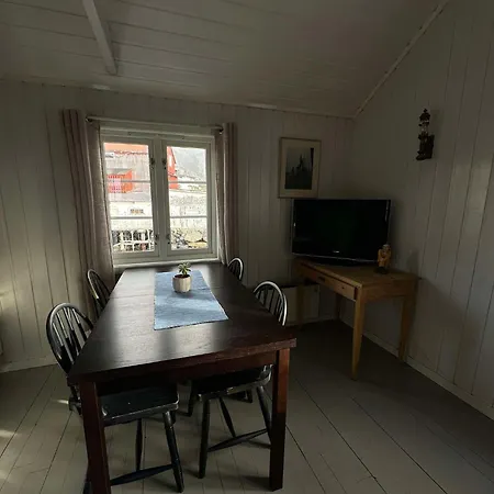 Fiskekrogen Rorbuer Henningsvaer Exterior photo