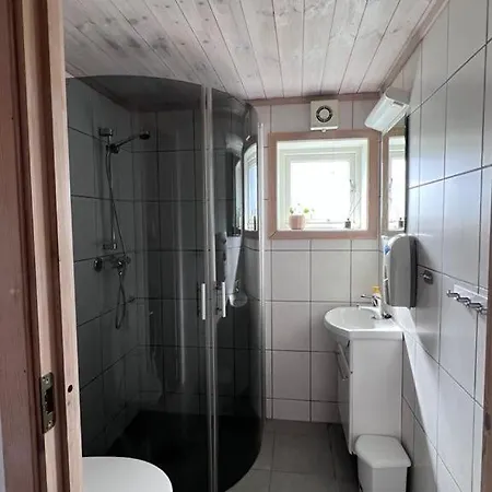 Fiskekrogen Rorbuer Henningsvær Exterior photo
