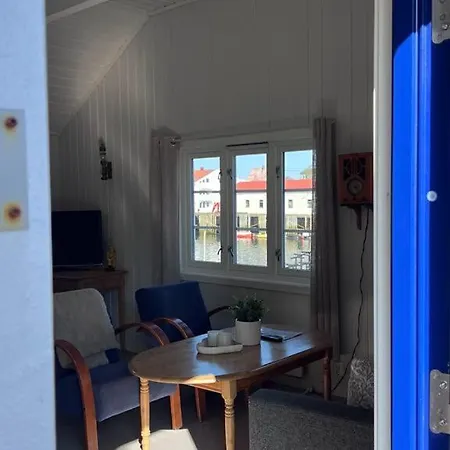 Fiskekrogen Rorbuer Henningsvær Exterior photo